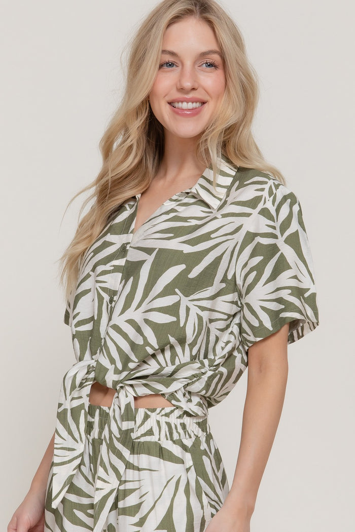 Short Sleeve Print Shirt W/front Tie