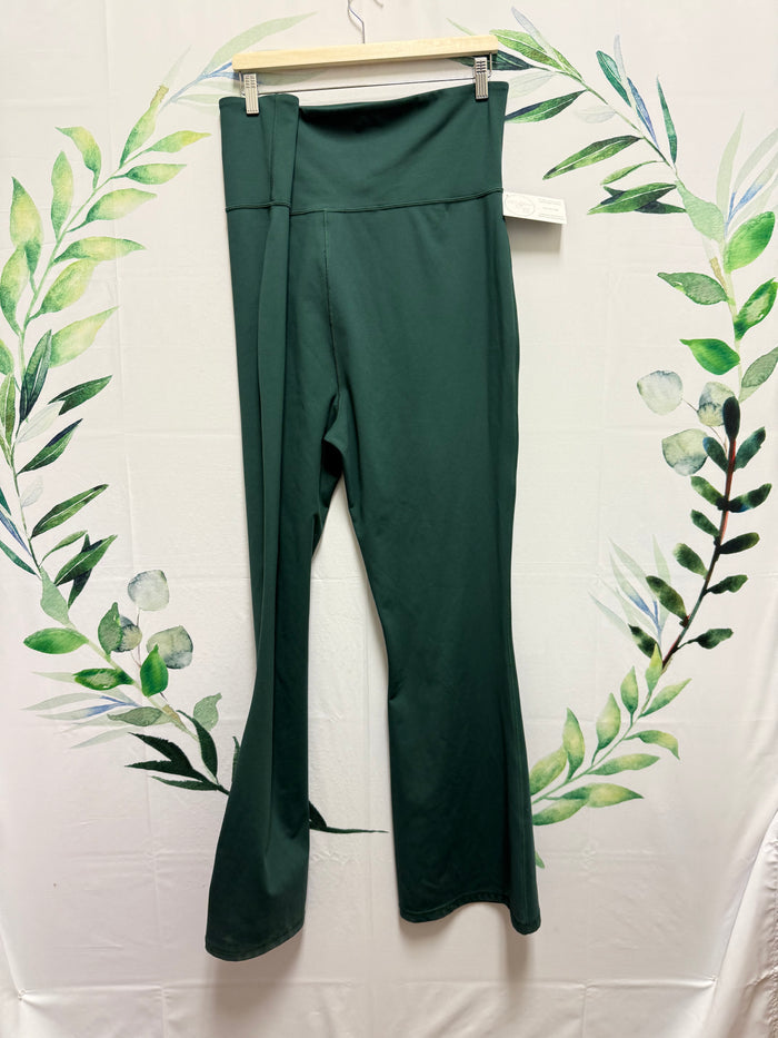 Smash & Tess Flare HR Pant (2XL)