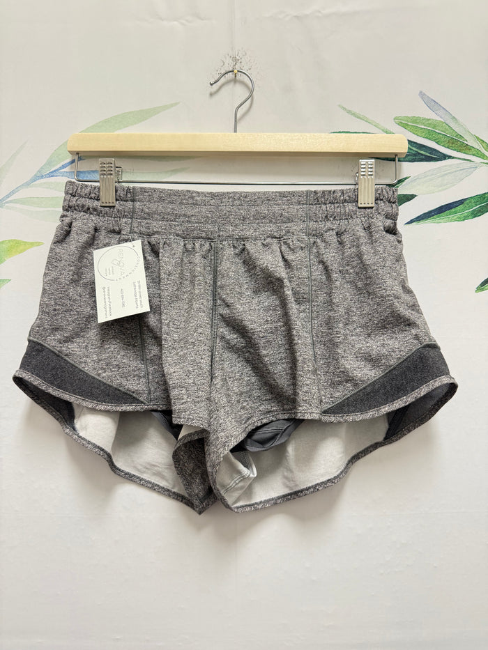 Lululemon Hotty Hot LR Short 2.5” (8)