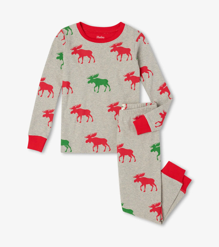 Hatley boys Holiday Moose organic cotton pajama set in Gray/Red with long sleeves and matching pants.