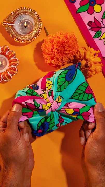 Knot Wraps Rangoli