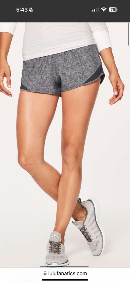 Lululemon Hotty Hot LR Short 2.5” (8)