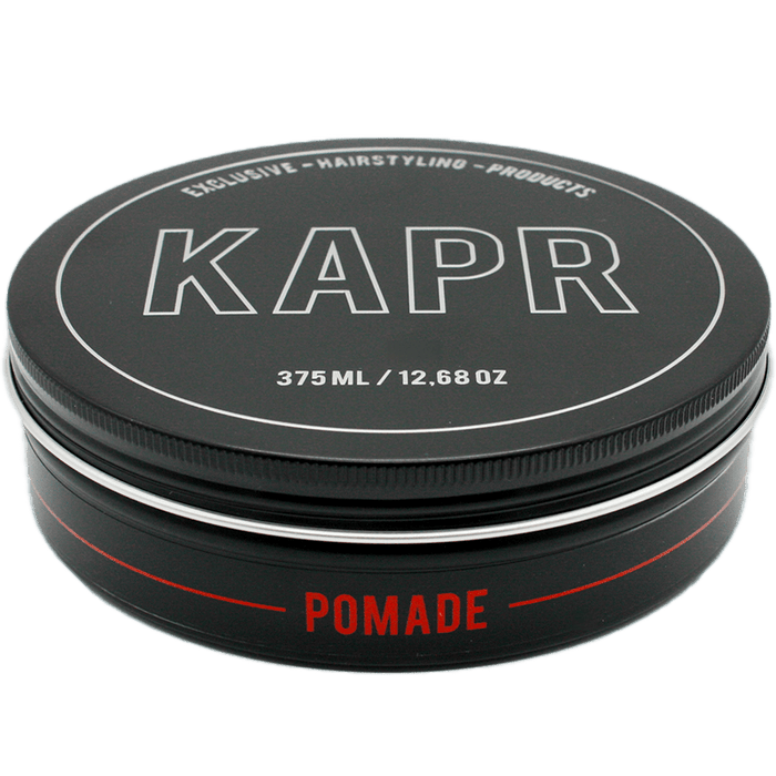 KAPR Pomade – zijaanzicht van pot, luxe uitstraling met rode accenten.