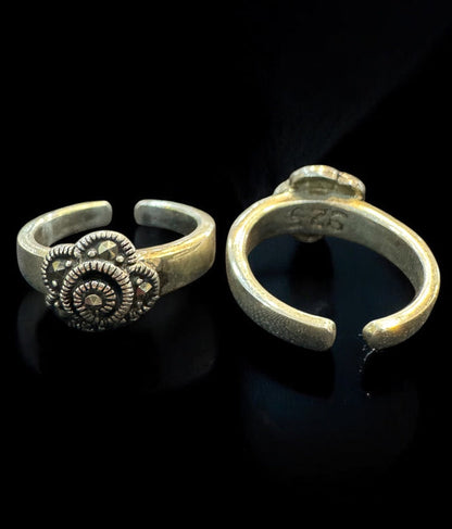 The Mogra Silver Floral Marcasite Toe-Rings