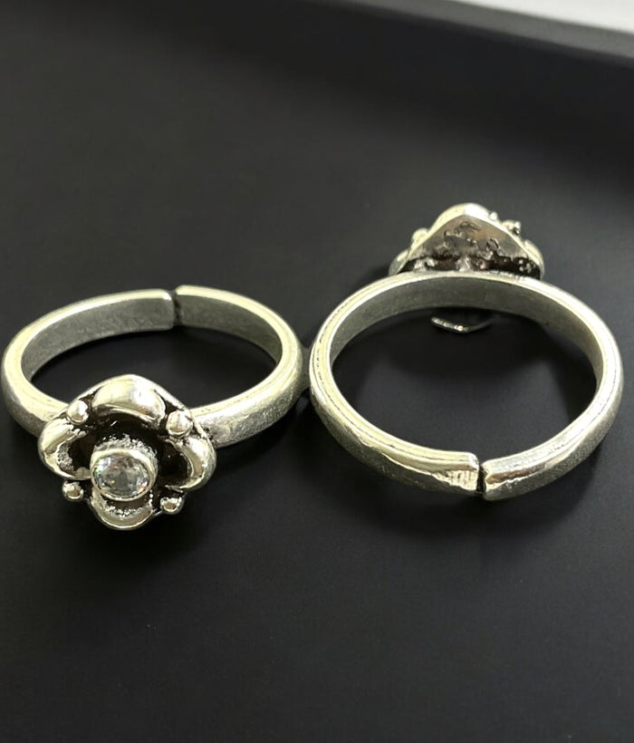 The Vismaya Silver Gemstone Toe-Rings